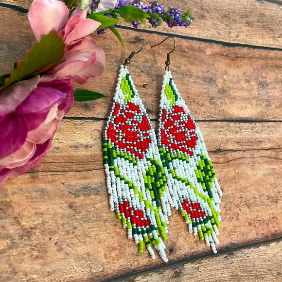 Rose beaded Earring - Picture 3 of 5